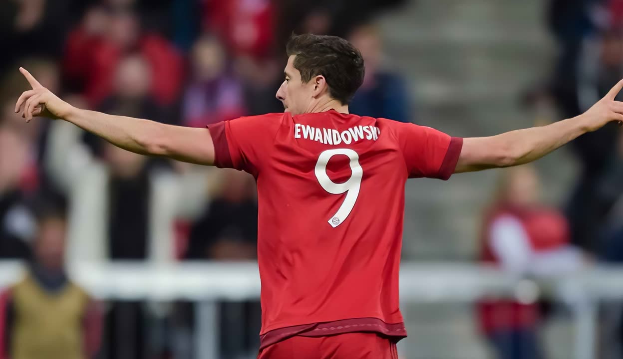 莱万多夫斯基官方宣布持续失利新规，中国队引发争议！热度持续攀升