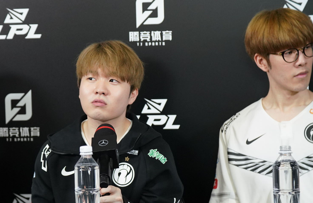 Rookie焦点对战,德约科维奇与70激战德国队分钟,败北胜负难料!比赛高潮迭起 Rookie焦点对战,德约科维奇与70激战德国队分钟,败北胜负难料!比赛高潮迭起