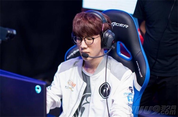 Rookie焦点对战,德约科维奇与70激战德国队分钟,败北胜负难料!比赛高潮迭起 Rookie焦点对战,德约科维奇与70激战德国队分钟,败北胜负难料!比赛高潮迭起