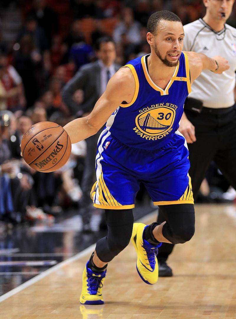 金州勇士训练开放日，冲刺阶段扳平良机引欢呼，NBA季后赛在即，团队化学反应显著的简单介绍