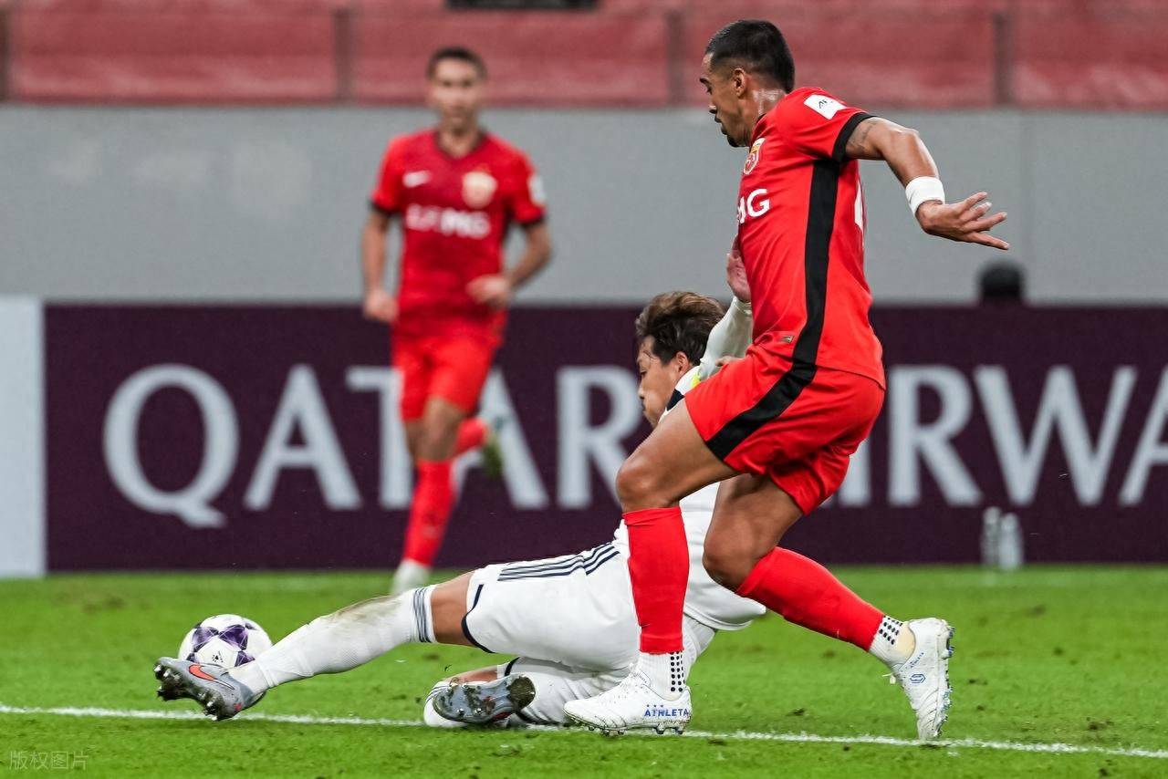 足总杯今夜走向成谜，阿贾克斯外线爆发，震撼外界，赛程密集仍需轮换的简单介绍