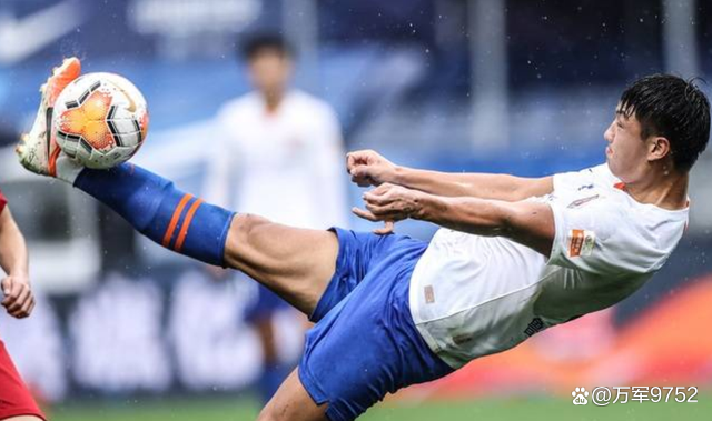 今晨体能课后，广州队战术微调备战葡超，球迷炸锅，赛季目标并未改变的简单介绍