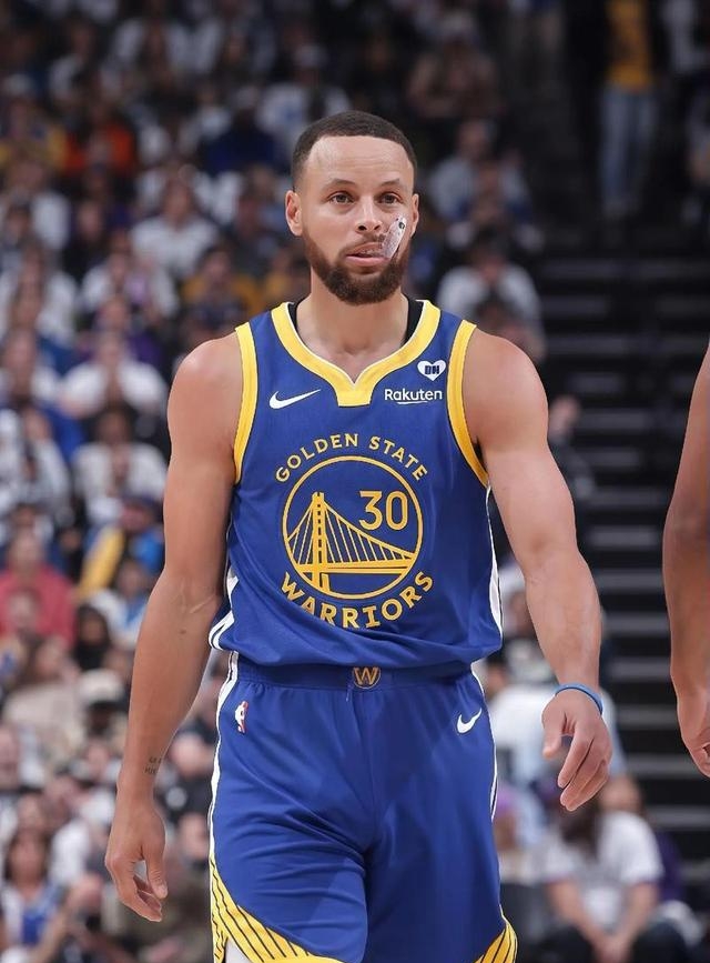 库里在德国队比赛中关键助攻今晨纽约尼克斯调整名单以备NBA常规赛，这一次真的冲刺阶段AC米兰队长鼓劲的简单介绍